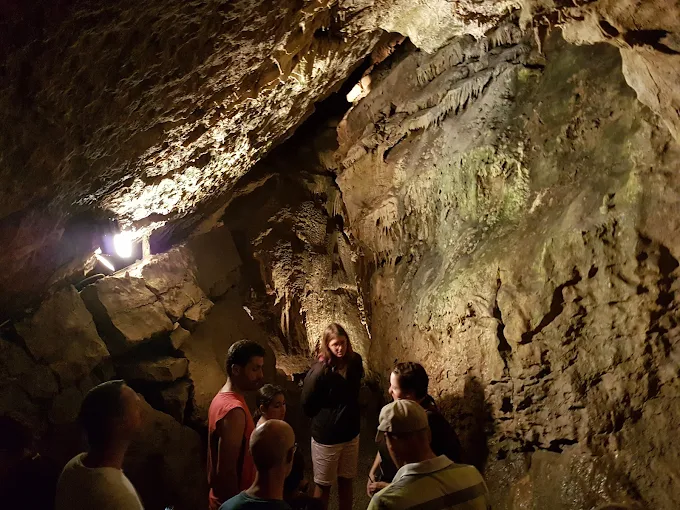 Grottes de Neptune à Couvin | Visite souterraine et promenade ludique