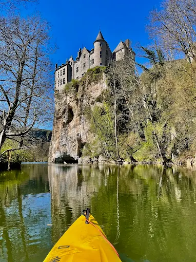 Lesse Kayaks | Les descentes en kayak ou en canoë de Dinant Evasion