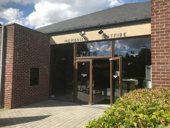 Musée Spitfire – Colonel aviateur R. Lallemant à Florennes